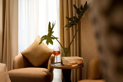 Habitación Deluxe con 2 camas individuales — REY Hotel Hanoi