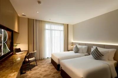 Habitación Superior con 2 camas individuales y vistas a la ciudad — REY Hotel Hanoi